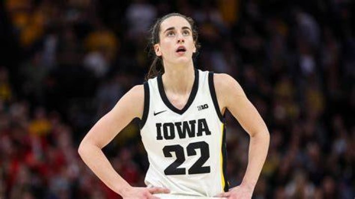 Caitlin Clarkshower: A Rising Star in Women's Basketball