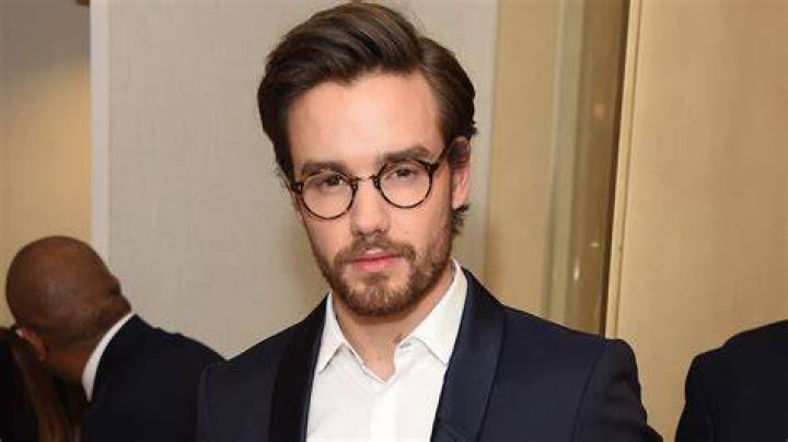 Discovering Liam Payne with Glasses: A New Look at the Star