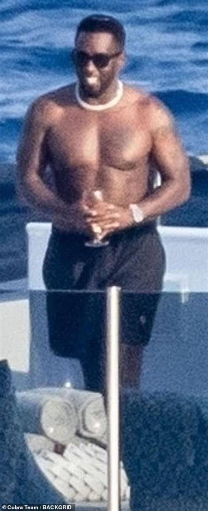 Unveiling Diddy's Bulge: A Closer Look at the Iconic Figure